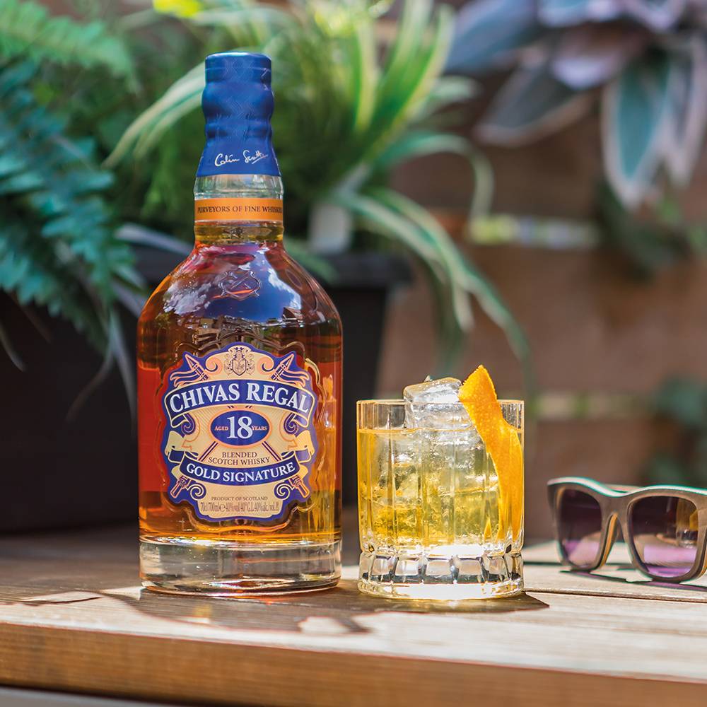 Chivas Regal Whisky Gold Signature Aged 18 Years + Giftbox 1L